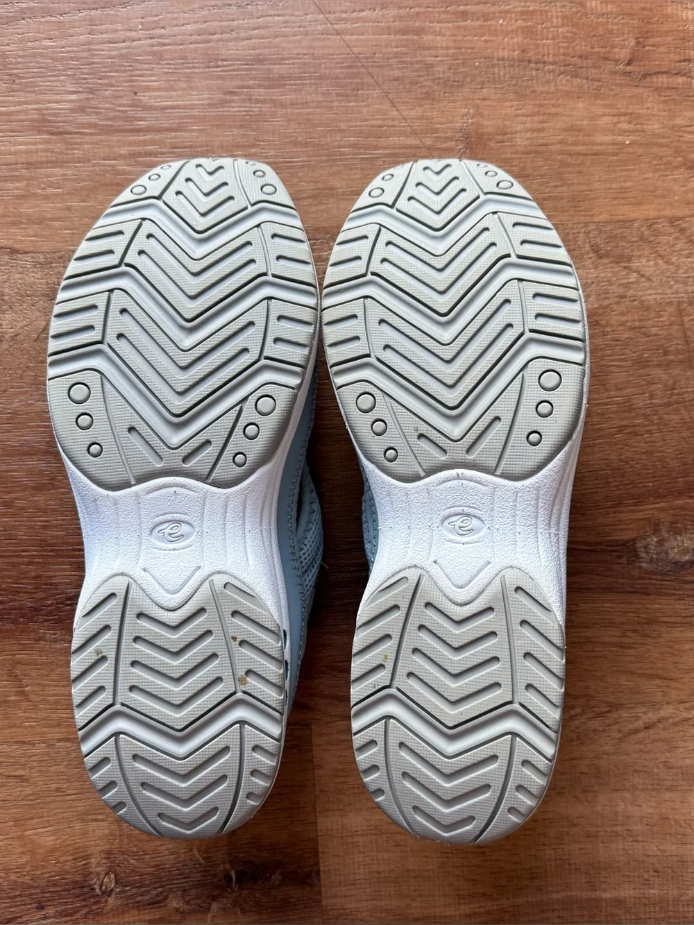 Easy Spirit Trina Slip-ons - Picture 5 of 5